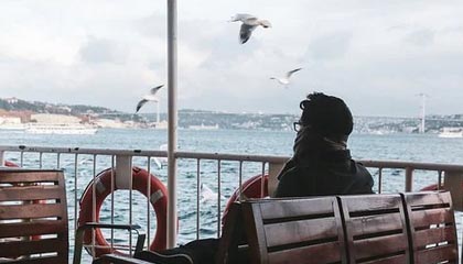 寒武纪市值5天狂拉900亿！市场在赌一个“国产英伟达”？