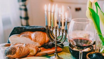 四川一男子高速飙车至192km/h还发朋友圈炫耀 交警：扣12分罚款1500元