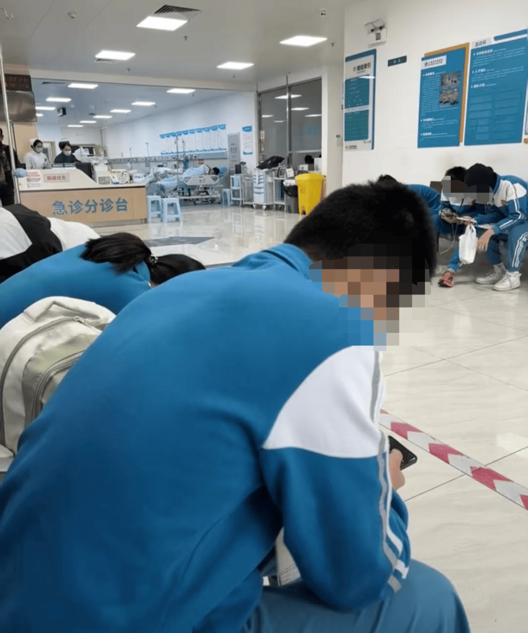 多名学生在汕头吃饭后，紧急送医！多方回应