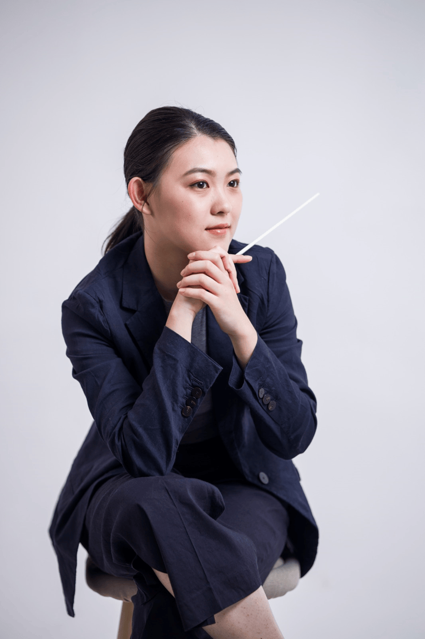 旅美青年钢琴家廖偲婕再任监制 致敬许冠杰《新的开始》 ！