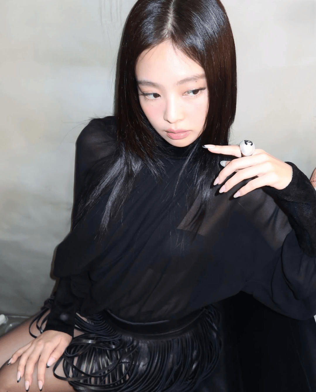 暴风更新造型的Jennie，最近又在穿什么？