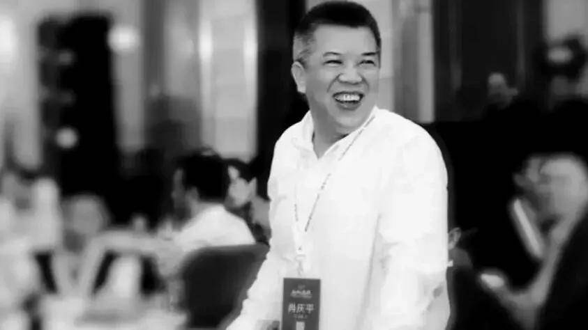 传宗馥莉被带走,娃哈哈董事会成员回应;资深天使投资人因车祸不幸离世;微信灰度测试一次性撤回全部消息;鸡排哥疑似成立工作室丨邦早报