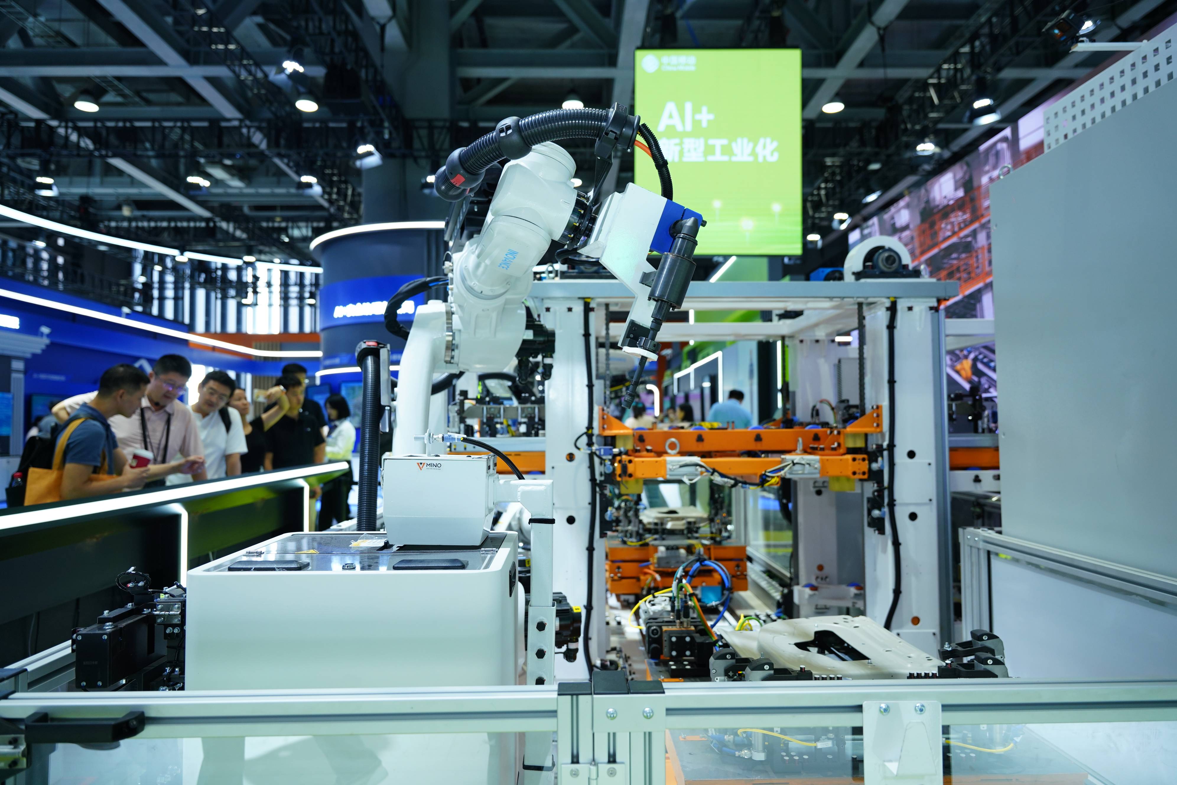 移路有AI|看点十足!2025中国移动全球合作伙伴大会变身“AI嘉年华”