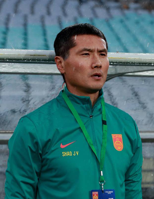 邵佳一：对阵喀麦隆非常有挑战性 很难遇到这么出色的队伍